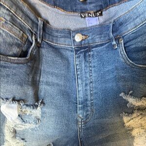 VENUS Light Blue Distressed Jeans